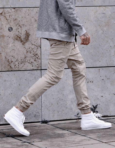 Ways to Wear: Vans Sk8 Hi - OnPointFresh Men's Streetstyle, Estilo Vans, Sweat Gris, Men Mode, Guys Fashion, Designer Jeans For Women, Vans Outfit, Mens Fashion Smart, Men Trousers