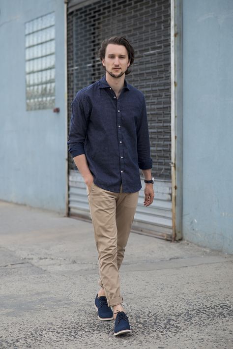 Men’s Smart Casual Style, Navy Shoes Outfit, Ootd Cwo, Blue Shirt Outfit Men, Blue Shoes Outfit, Chinos Men Outfit, Manly Fashion, Blue Shoes Men, One Dapper Street