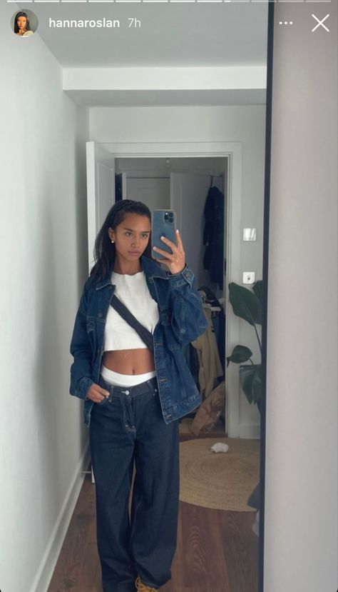 White Jeans Outfit Streetwear, Denim Jacket And Pants Outfit, Full Denim Outfit Aesthetic, Outfit With Jacket Jeans, Jean Jacket Outfits Streetwear, Fits With Jean Jackets, Jeans Jacket Outfit Women, Blue Jeans Outfit Streetwear, Outfits With Jeans Jacket