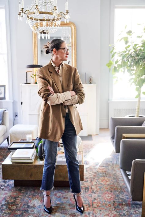 Jenna Lyons Style, Inexpensive Fashion, Jenna Lyons, Lgbt Rights, J Crew Style, Hbo Max, Carrie Bradshaw, Style Crush, Architectural Digest