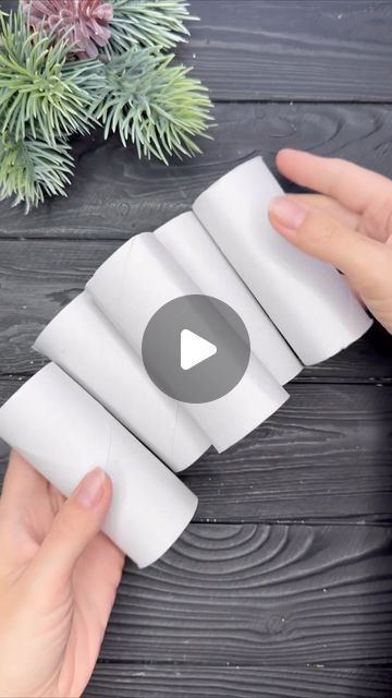 Toilet Paper Roll Diy, Toilet Paper Roll Art, Rolled Paper Art, Handmade Christmas Crafts, Toilet Paper Crafts, Paper Craft Tutorials, Studio Home, Easy Christmas Decorations, Christmas Potpourri