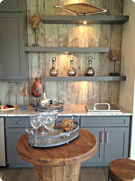 reclaimed wood wall....tour of a home...like bits and pieces Ideas Decorar Habitacion, Basement Kitchenette, Wood Wall Design, Thrifty Decor Chick, Wood Backsplash, Wood Walls, Bar Designs, Country Bathroom, Rustic Wood Walls