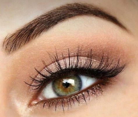 Makeup Look Hazel Eyes, Subtle Eye Makeup For Green Eyes, Classic Wedding Makeup Green Eyes, Summer Wedding Makeup For Hazel Eyes, Natural Eye Makeup For Green Eyes, Natural Glam Bridal Makeup Hazel Eyes, Soft Glam Makeup Hazel Eyes, Soft Glam Makeup Green Eyes, Bride Makeup Hazel Eyes