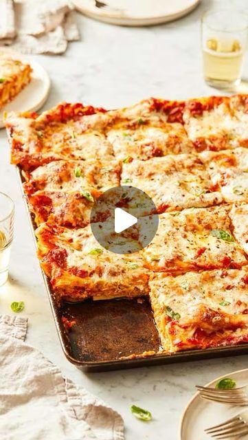 DeLallo Foods | Ready, Set, DINNER! With just 10 minutes of prep, that’s how Easy this Sheet Pan Lasagna is! And it feeds the whole family plus seconds &... | Instagram Sheet Pan Lasagna Recipe, Sheet Pan Lasagna, Pan Lasagna, No Boil Lasagna, Beef Dinners, Hot Italian Sausage, Parmigiano Reggiano, Beef Dinner, Shredded Mozzarella