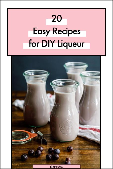 DIY liqueur recipes: Creamy Berrycello #EdibleGifts #Recipes #DIYLiqueur Homemade Cream Liqueurs, Cream Liqueur Recipe, Homemade Liquor Recipes Christmas Gifts, Home Made Liquor Recipes, Huckleberry Liqueur Recipes, Homemade Alcohol Gifts, Boozy Deserts, Infused Alcohol Recipes, Christmas Liquor