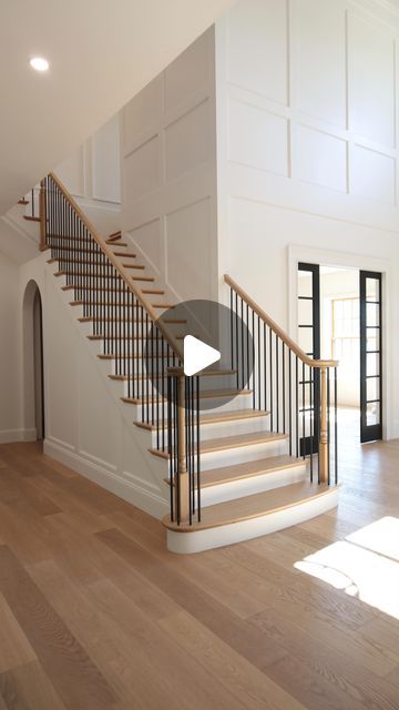 Kate Rumson on Instagram: "Yes, it is absolutely possible to match red oak to white oak - I’ve been saying this for years and always wanted to capture the process on video to share it with you. I’ve worked on many projects in the past where we needed to match an existing red oak staircase to brand new white oak floors and it was always done flawlessly.   Of course ideally you want to order the same wood species for everything when building new, but in our case we had to go with a red oak staircase because at the time when we were ordering our staircase parts there were significant delays on white oak, and we needed to move the project along. I felt comfortable building a red oak staircase and using white oak floors because I knew we would be able to match it, but I would not recommend mixi Oak And Orange, Honey Oak Staircase, Kate Rumson, White Oak Stairs, Acacia Wood Flooring, Oak Staircase, Wood Floor Finishes, White Washed Oak, Oak Stairs