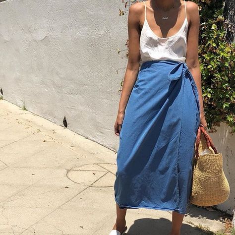 Denim wrap sarong skirt.Size m$78 dm to purchase SOLD  #summerclothing #summerstyle #vacationoutfit #traveloutfit #travelclothing #travelskirt #skirt #wrapskirt Elia Vintage, Summer Tan, Sarong Skirt, Skirt Denim, Fresh Summer, Bold Color, Mode Inspiration, Sarong, Mode Style