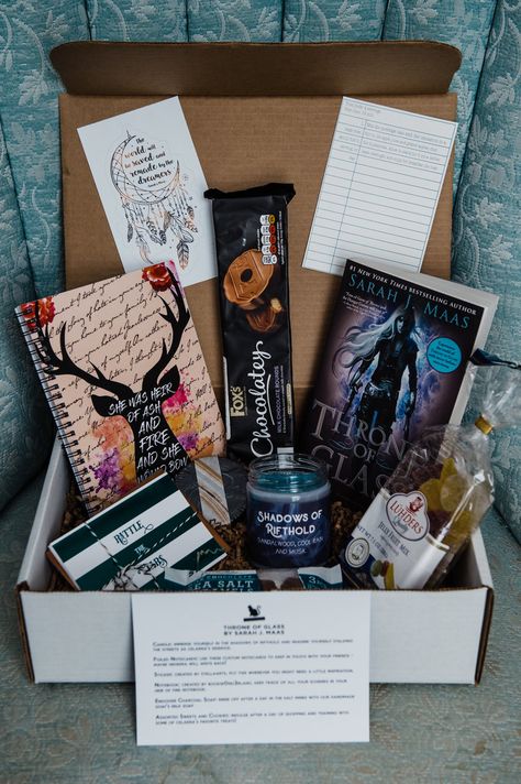 The Librarian Subscription Box Gift Box For Readers, Book Box Aesthetic, Reading Box Gift, Book Exchange Box Diy, Book Gift Box Ideas, Book Basket Ideas, Book Basket Gift, Book Box Ideas, Book Box Gift