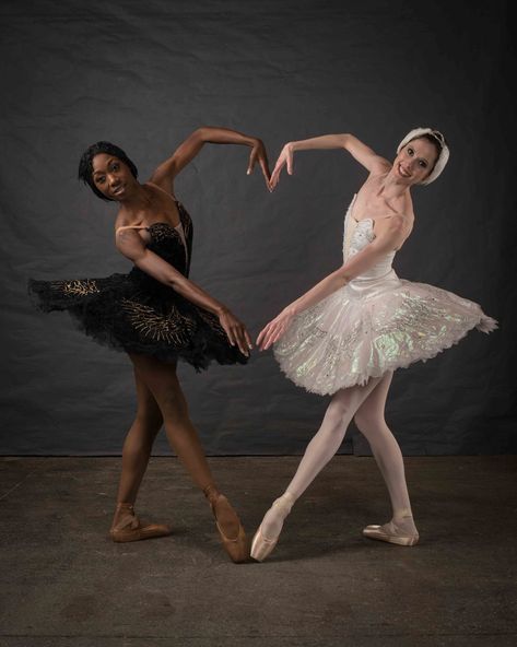 Joburg Ballet's Claudia Monja Guedes and Nicole Ferreira-Dill in 'Swan Lake in Black & White' Ballerina Photography, Music Box Ballerina, Black Dancers, Ballet Dance Photography, Swan Lake Ballet, Dance Picture Poses, Dance Photo Shoot, Dancer Photography, Ballet Pictures