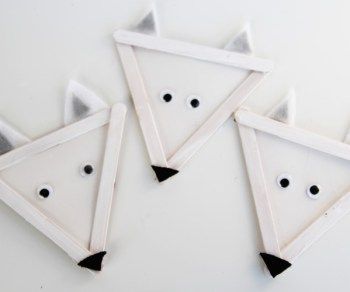 Fox Craft Preschool, Crafts Using Popsicle Sticks, Arctic Fox Art, Construction Paper Crafts For Kids, Arctic Wolves, Arctic Animals Preschool, Daisy Room, January Themes, Arctic Habitat