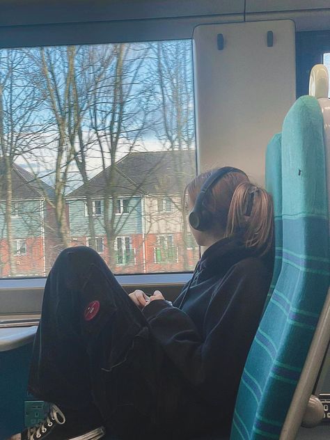 Aesthetic January, Tighnari Cosplay, January Style, Genshin Impact Tighnari, Train Fashion, School Headphones, Big Headphones, Headphone Outfit, Fashion Uniform