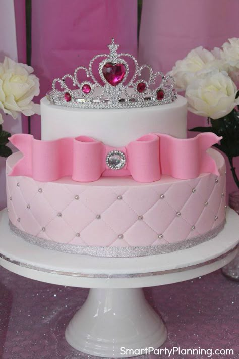 A stunning Princess birthday party for girls, that they are bound to love. Includes DIY ideas on a budget for decorations, food and fun activities. You will soon have the best Princess party in the kingdom. Birthday Cake 9th Girl, Birthday Cakes Girls Kids, Princess Party Cake, Fingerfood Party, Princess Birthday Cake, Cute Birthday Cakes, Princess Cake, Girl Cake, Princess Birthday Party