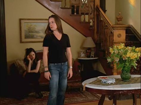 Inside Halliwell Manor from the TV Show "Charmed" Charmed Tv Show House Interior, Halliwell Manor Interior, Charmed House Aesthetic, Charmed House Interior, Charmed Manor, Charmed House, Halliwell Manor, Sabrina Spellman Style, Manor Floor Plan