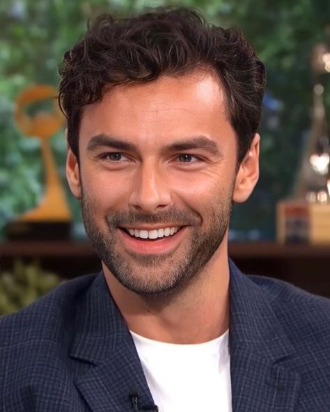 Aidan Turner Poldark, Aiden Turner, Eleanor Tomlinson, Am I In Love, Irish Actors, Aidan Turner, British Actresses, Me Tv, The Hobbit