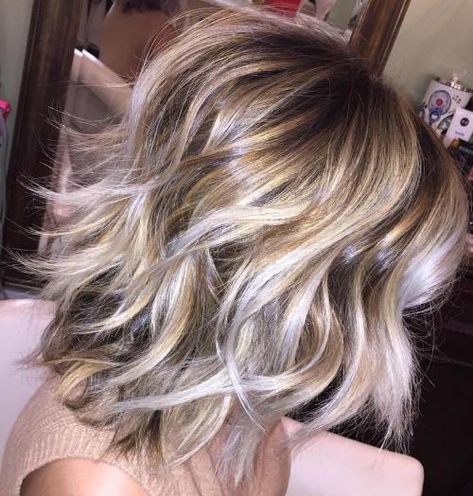 Shaggy Bob With Blonde Balayage  shoulder length cut with layers of varying length - probably razor cut or finished? Shoulder Length Bob Hairstyles, Blonde Bob Haircut, Shoulder Length Bob, Shaggy Bob, Wavy Bobs, Haircut For Thick Hair, Shoulder Length Hair, Medium Length Hair Cuts, Blonde Balayage