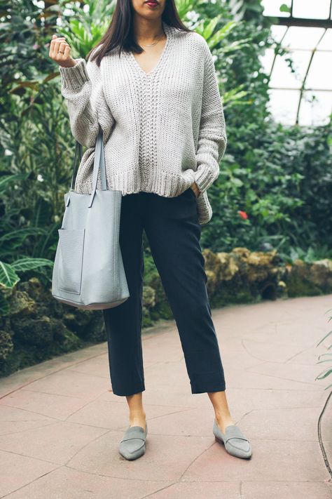 grey loafers Grey Oxford Shoes Outfit Women, Gray Loafers Outfit, Gray Loafers Women Outfit, Grey Loafers Outfit Women, Work Outfits With Loafers, Oxford Shoes Outfit Women's, Gray Shoes Outfit, Styling Loafers, Outfits With Loafers