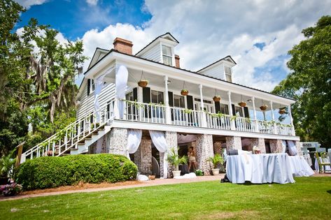 Charleston Wedding Reception, Charleston Wedding Venues, Tennessee Wedding Venues, Wedding Venue Los Angeles, Charleston Sc Wedding, Budget Bride, Smallest Wedding Venue, Cheap Wedding Venues, Wedding Venues Beach