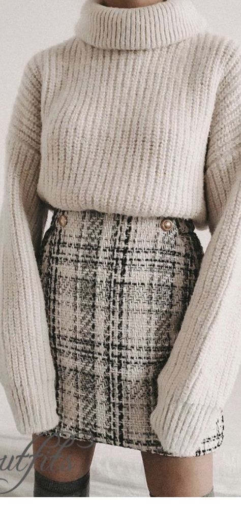 Winter Skirt Aesthetic, Wool Skirt Outfit Winter Short, Skirt Outfits For Winter Aesthetic, Short Wool Skirt Outfit, Short A Line Skirt Outfits, Light Academia Outfit Women, Wool Skirt Outfit Winter, Korean Outfits Winter, Emma Outfits