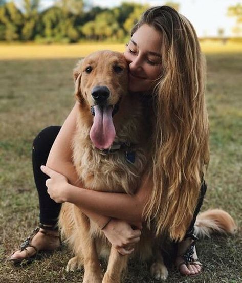 Dog Hugs, Dog Photography Poses, Photos With Dog, Dog Photoshoot, Shailene Woodley, Foto Poses, Shooting Photo, Girl And Dog, Family Dogs