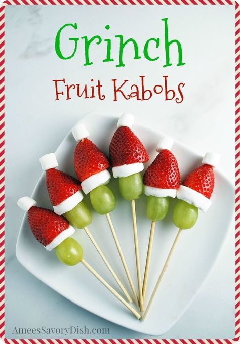 Grinch Kabobs recipe Kabobs Fruit, Grinch Fruit, Grinch Fruit Kabobs, Grinch Kabobs, Holiday Snack, Fruit Appetizers, Decorações Com Comidas, Fruit Kabobs, Kabob Recipes