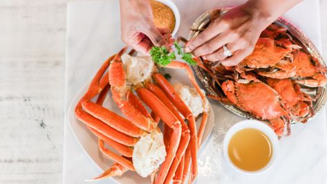 How to Cook Frozen Snow Crab Legs Crab Legs Recipes, Cook King Crab, Crab Legs In The Oven, Crab Legs Boil, Steamed Crab Legs, Eating Snow, Crab Legs Recipe, Snow Crab Legs, Chicken Breast Crockpot Recipes