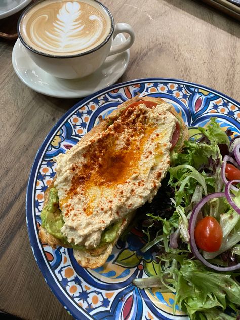 Hummus Avocado Toast, Hummus Toast Aesthetic, Humus Aesthetic, Hummus Aesthetic, Avocado And Hummus, Toast Aesthetic, Hummus Toast, Hummus Avocado, Avocado Hummus