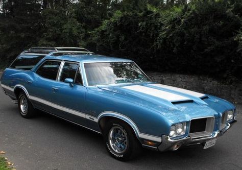 Coolest Wagon Ever? 1972 Oldsmobile Vista Cruiser Oldsmobile Vista Cruiser, Vista Cruiser, Station Wagon Cars, Old Wagons, Wagon Cars, Sports Wagon, Oldsmobile 442, Oldsmobile Cutlass, Us Cars