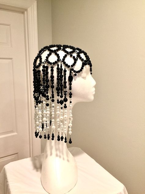 Messy Cleopatra Head Cap Black White Pearl-like Headdress - Etsy Head Beads Hair Accessories, Beaded Head Piece, Beaded Accessories Diy, Black Dress Accessories Jewelry Formal, Head Piece Fashion, Diy Hair Jewelry, Head Peices, Black And White Accessories, Bead Fashion