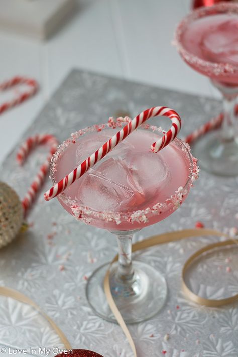 Pink Christmas Drink, Pink Christmas Cocktail, Candy Cane Vodka, Christmas Drink Ideas, Candy Cane Cocktail, Peppermint Cocktail, Peppermint Vodka, Xmas Drinks, Volleyball Photography