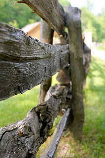 . Rural Fencing, Old Wooden Fence, Wooden Fences, Country Fences, Rustic Fence, Types Of Fences, Old Fences, Front Yard Fence, Farm Fence