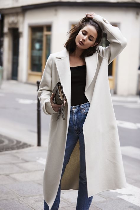 Cream Coat Cream Coat Outfit Winter, Cream Coat Outfit, Paris Style Outfits, Pijamas Women, Winter Coat Outfits, Joseph Fashion, Cream Coat, Coat Outfit, Coat Outfits