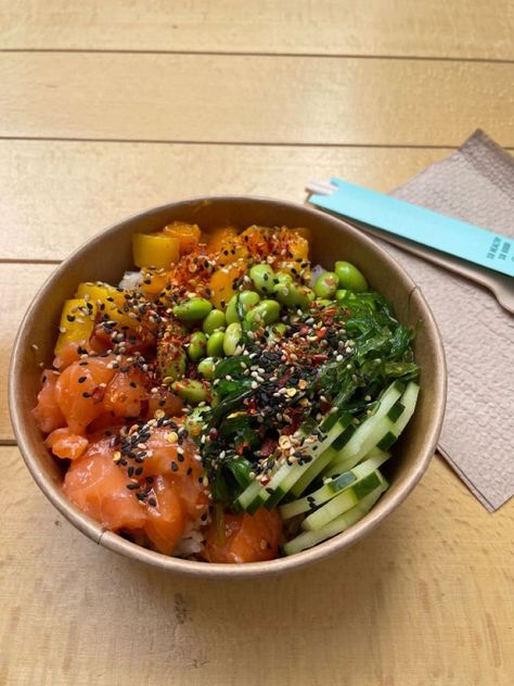 Aesthetic Food Bowl, Sushi Bowl Aesthetic, Salmon Bowl Aesthetic, Healthy Poke Bowl Recipe, Ponzu Salmon, Sushi Poke Bowl, Poke Aesthetic, Poke Bowl Ideas, Poke Bowl Aesthetic