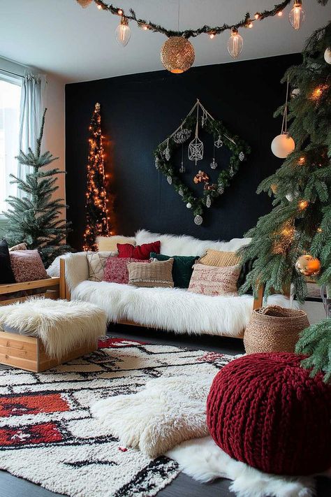 Boho chic living room with a Christmas tree and cozy, eclectic holiday decorations. Living Room Xmas Decor Ideas, Room Xmas Decor, Xmas Decor Ideas, Boho Chic Living Room, Christmas Decorations Living Room, Boho Chic Style, Chic Living Room, Chic Living, Xmas Decor