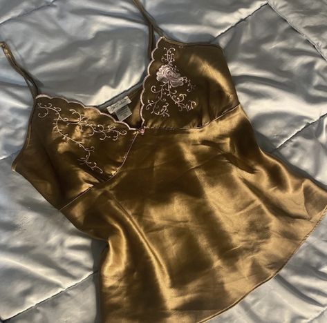 #vintage #springoutfit #silk #camisole #aesthetic Silk Camisole Outfit, Silk Cami Outfit, Camisole Outfit, Silk Camisole Top, Silk Cami Top, Vintage Cami, 90s Runway, Style Box, Silk Cami