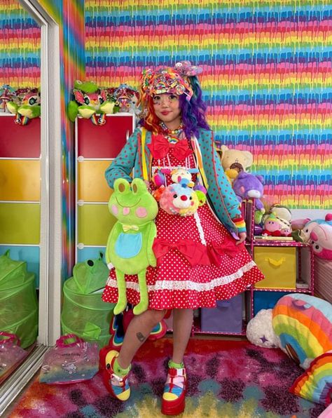 Decora Kei Outfits, Decora Fashion Outfits, Cybr Grl, Rainbowcore Fashion, Harajuku Decora Kei, Decora Kei Fashion, Decora Outfits, Clowncore Outfit, Decora Aesthetic