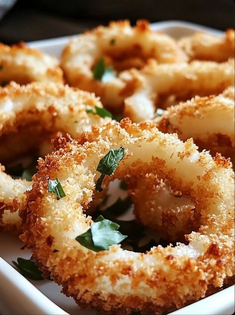 Baked Mozzarella Onion Rings Baked Mozzarella Onion Rings, Cheese Rings Recipe, Mozzarella Onion Rings, Mini Blooming Onion Recipe, Mozzarella Onion Rings Recipe, Red Robin Onion Rings, Onion Rings Recipe Easy, Baked Mozzarella, Blooming Onion Recipes