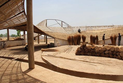 Toshiko Mori crée une nouvelle école au Sénégal | AD Anni Albers, Artist Residency, Great Philosophers, Cultural Centre, Cultural Center, Sustainable Architecture, Modern Buildings, Built Environment, Sustainable Design