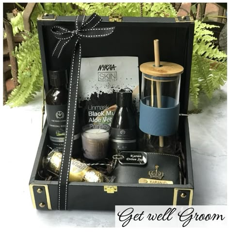 Gift Boxes For Men Diy, Basket Hampers Ideas, Wedding Hampers For Groom, Mens Gift Basket Ideas, Hampers For Men, Wedding Gift Hampers, Diwali Gift Hampers, Housewarming Gift Baskets, Luxury Hampers