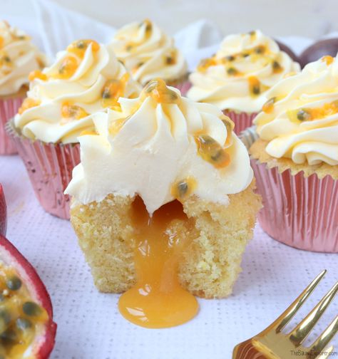 Martini Cupcakes, Passion Fruit Martini, Fruit Martini, Victoria Sandwich Cake, Orange Loaf Cake, Passion Fruit Cake, Fruit Curd, Passion Fruit Curd, Passionfruit Recipes