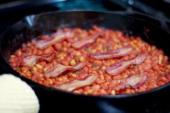 Quick Southern-Style Baked Beans from Pioneer Woman Recipe Review Pioneer Woman Baked Beans, Pioneer Woman Recipe, Dry Beans Recipe, Recipe With Bacon, Ree Drummond Recipes, Baked Beans Recipe, Green Beans With Bacon, Soup Appetizers, Baked Bean Recipes