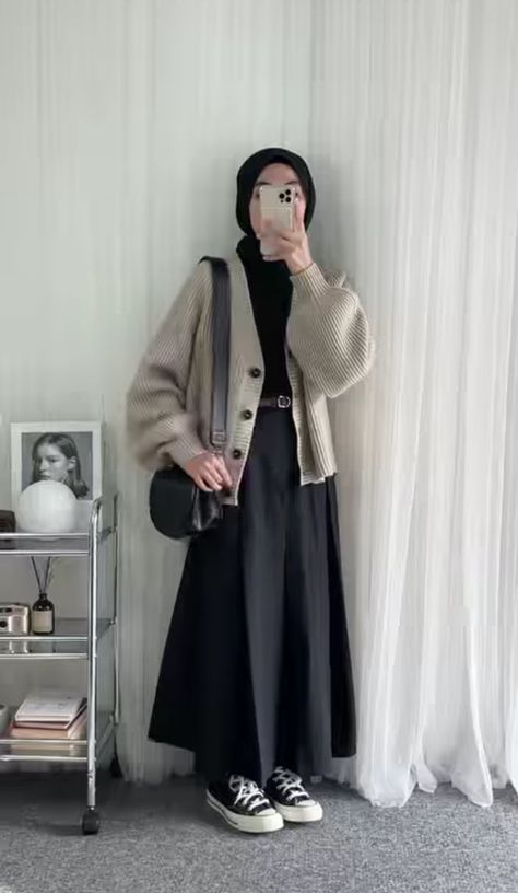 Fesyen Korea, Muslimah Fashion Casual, Haircut Selfie, Photo Hijab, Ootd Simple, Fesyen Islam, Stylish Outfits Casual, Rok Outfit, Mode Hijabi