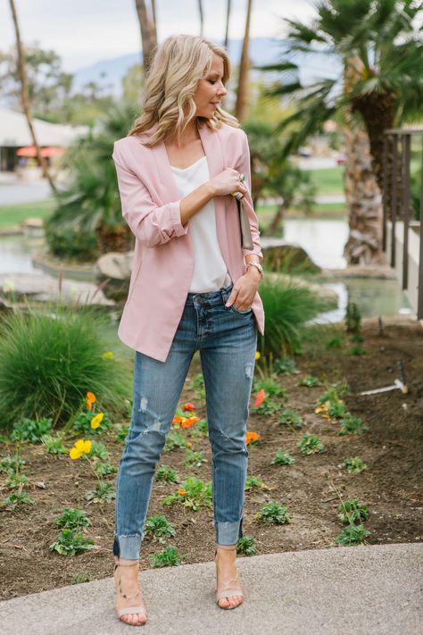 b5a1fc2085986034e448d2ccc5bb9703desc50867728ri Blush Blazer, Outfit Mit Blazer, Blazer Rosa, Business Casual Blazer, Blazer Outfits Casual, Look Formal, White Cami, Blazer Outfit, Cuffed Jeans