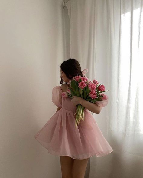 Flowers✿#girls Pink Aesthetic Dress, New Year Wishes Images, Debut Photoshoot, Pink Flower Dress, City Flowers, Flower Photoshoot, Stylish Photo Pose, Photoshoot Themes, Dress Aesthetic