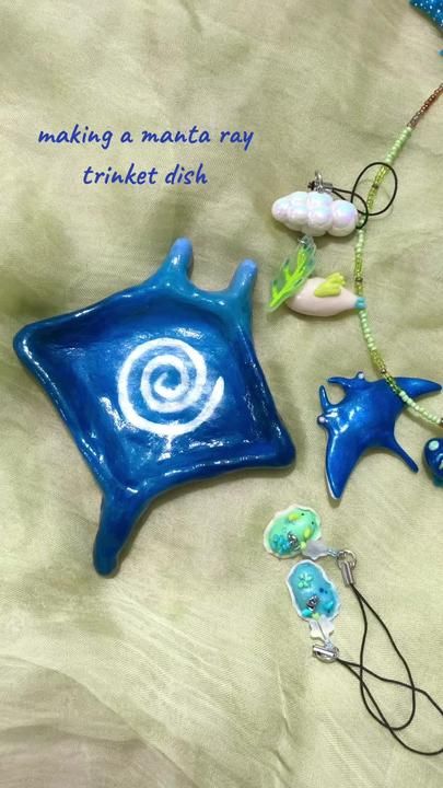 Salt Clay Ideas, Clay Ideas Aesthetic Room Decor, Air Dry Clay Stingray, Things To Do With Modeling Clay, Air Dry Clay Jellyfish, Air Dry Clay Sea Animals, Advanced Clay Projects, Diy Clay Soap Dish, Shark Clay Ideas