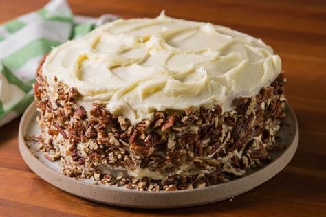 Carrot Cake Ina Garten, Carrot Cake Martha Stewart, Ina Garten Carrot Cake Recipe, Martha Stewart Carrot Cake Recipe, Martha Stewart Easter Recipes, Ina Garten Carrot Cake, Martha Stewart Carrot Cake, Carrot Cake Bars Recipe, Classic Carrot Cake Recipe