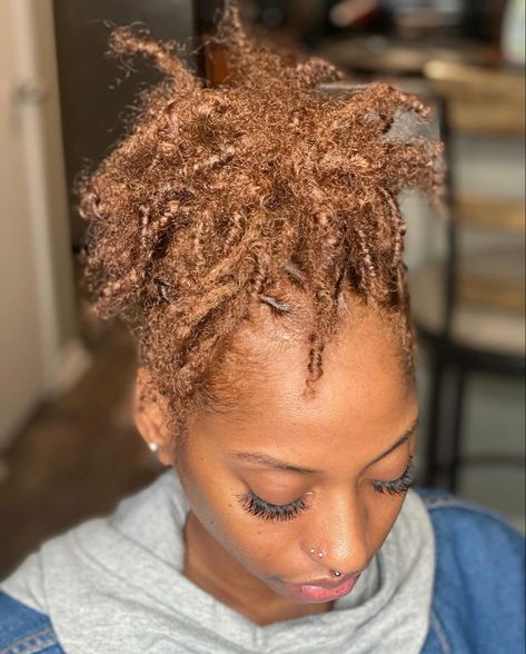 Honey Blonde Hair Dreads, Honey Blond Dread Locks, Copper Blonde Locs, Chestnut Brown Locs, Chocolate Brown Locs Black Women, Sandy Brown Locs, Brown Dreads Black Women, Ginger Brown Locs, Reddish Brown Locs