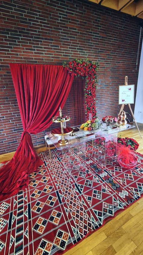 Henna Party Decorations, Henna Decoration Ideas Decor, Moroccan Wedding Theme, Cloud Bedroom, Wedding Cards Images, Backyard Dinner Party, Long Sleeve Bridal Dresses, Red Henna, Red Wedding Decorations