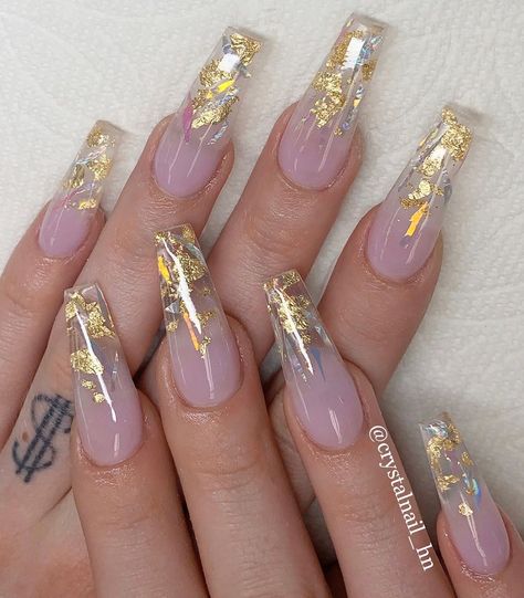 💕💎CRYSTAL💎💕 on Instagram: “Gold flake lovers ⚡️⚡️⚡️ #nail #nailsofinstagram #nailpro #vietnails #acrylicnails #coffinnails #3dnailart #ombrenails #naildesign…” Gold Nails Prom, Nails With Gold Flakes, Gold Gel Nails, Nails With Gold, Gold Acrylic Nails, Natural Nail Art, Gold Nail Designs, Nails Gold, Ombre Acrylic Nails