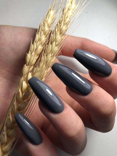 Dark Grey Acrylic Nails, Dark Gray Nails, Charcoal Nails, Dark Grey Nails, Gray Nail, Grey Acrylic Nails, Grey Nail, Plum Nails, Maquillage On Fleek