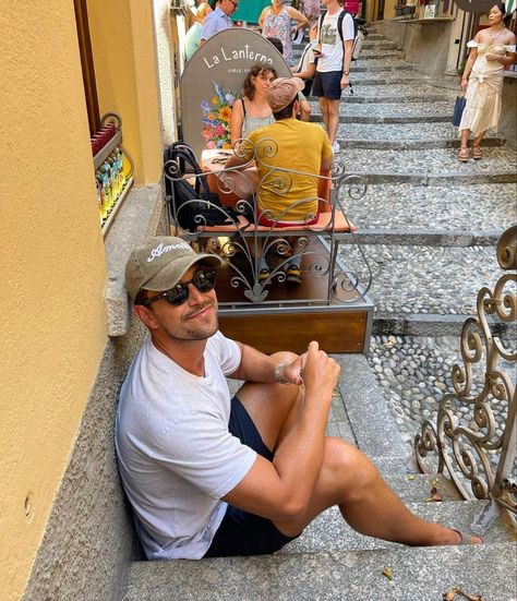 Travel Poses Ideas Men, Amalfi Coast Outfits Men, Bf Pov, Amalfi Coast Outfits, Couple Travel Photos, Travel Pose, Mens Photoshoot Poses, Aesthetic Outfits Men, Mens Summer Outfits